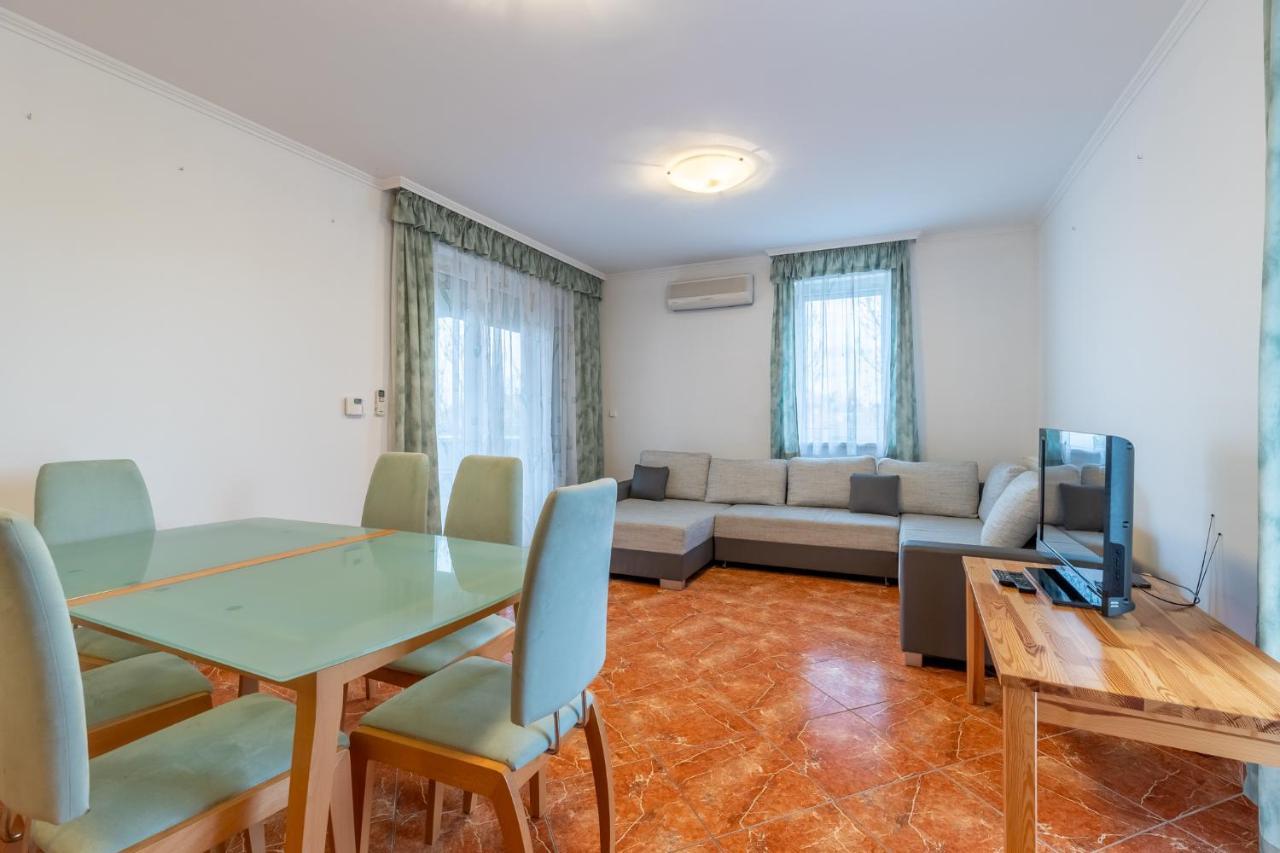 Egyuett A Csalad II Apartman By Bltn 希欧福克 外观 照片